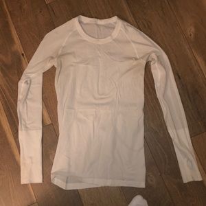 white lululemon long sleeve
